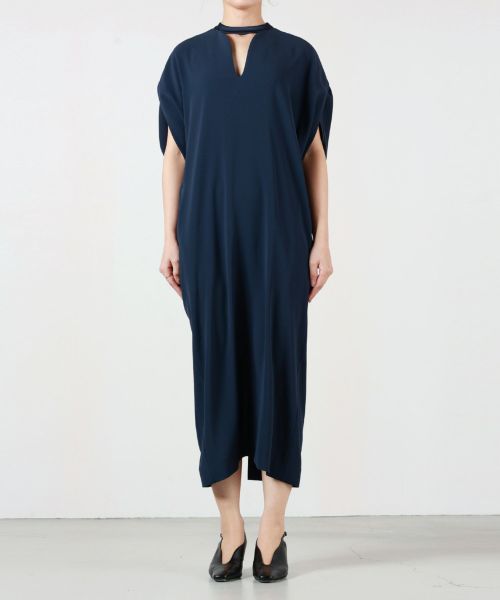 Back Satin Crepe Georgette Emboridered Lace Back Dress - navy（約8万円）