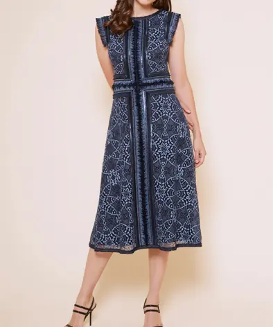 レースフリンジミディアムドレス（約12万円）